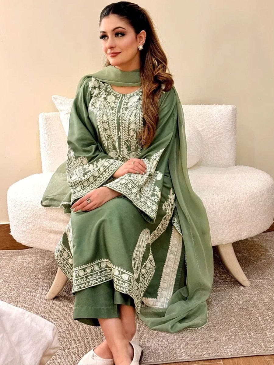 RR-MR2740 Unstitched Embroidered Lawn Suit 3pc With Bamber Chiffon Embroidered Dupatta