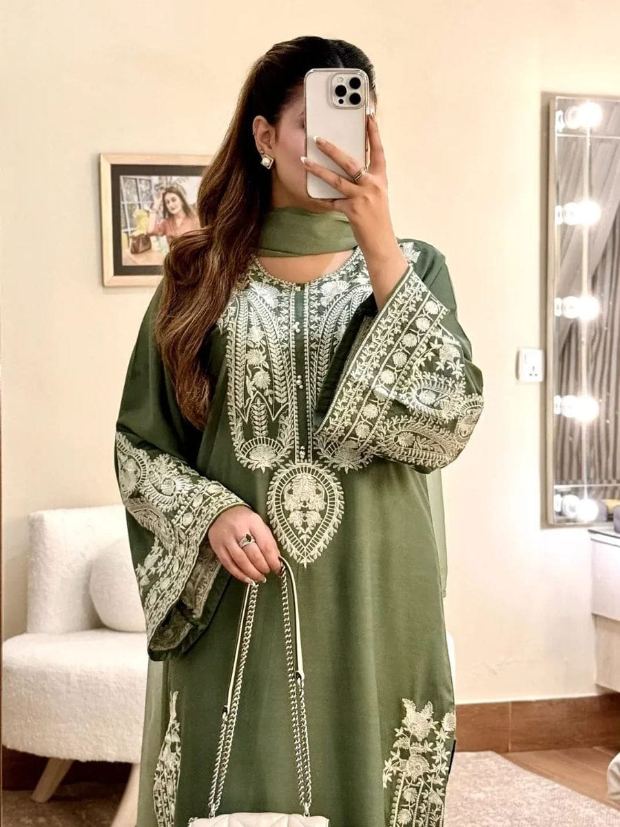 RR-MR2740 Unstitched Embroidered Lawn Suit 3pc With Bamber Chiffon Embroidered Dupatta