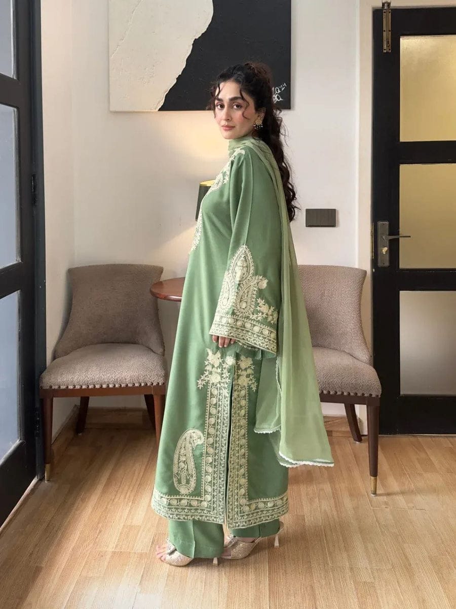 RR-MR2740 Unstitched Embroidered Lawn Suit 3pc With Bamber Chiffon Embroidered Dupatta