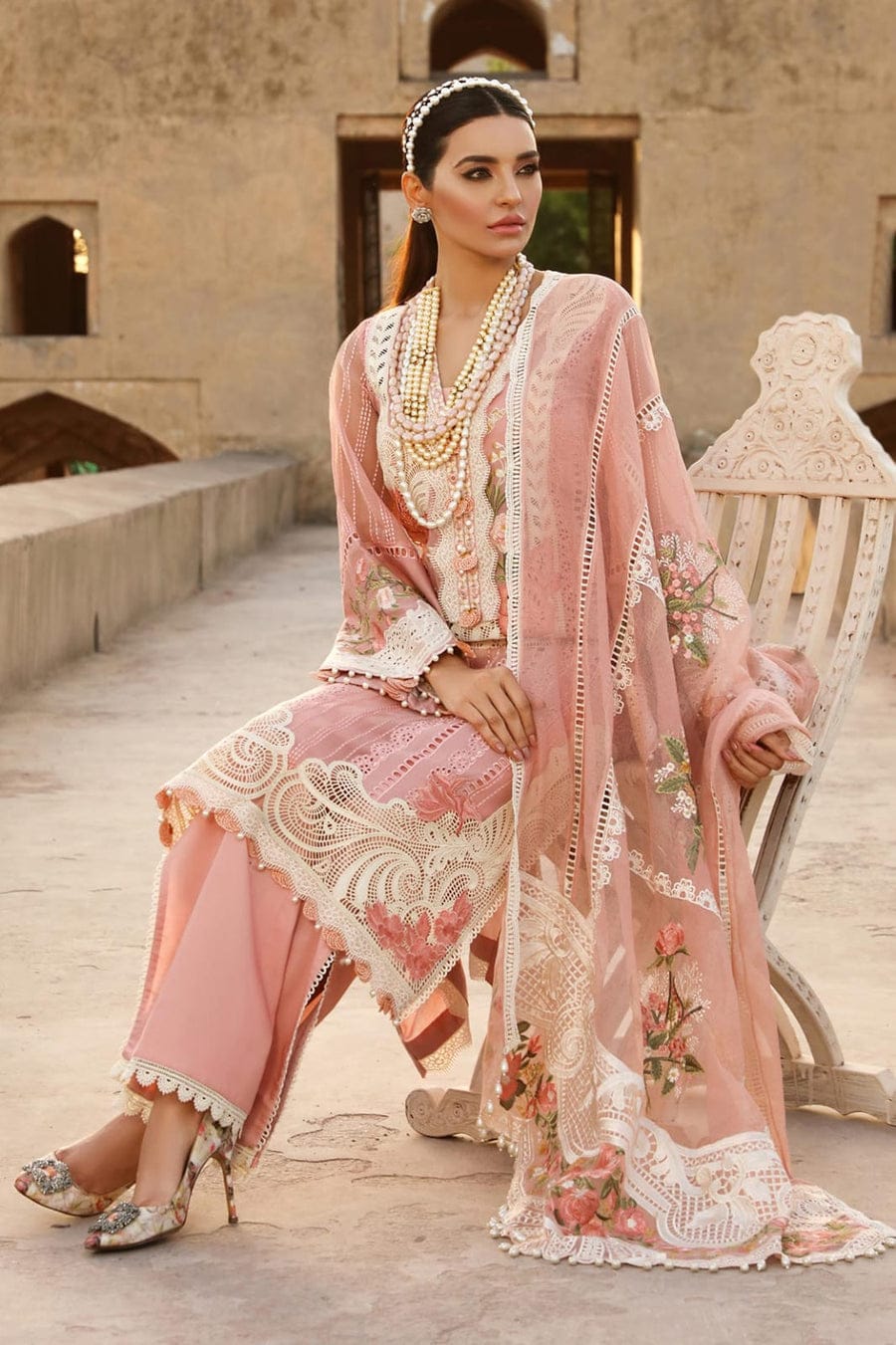 RR-28 Lawn Unstitched Embroidered 3pc Suit With Organza Embridered Dupatta