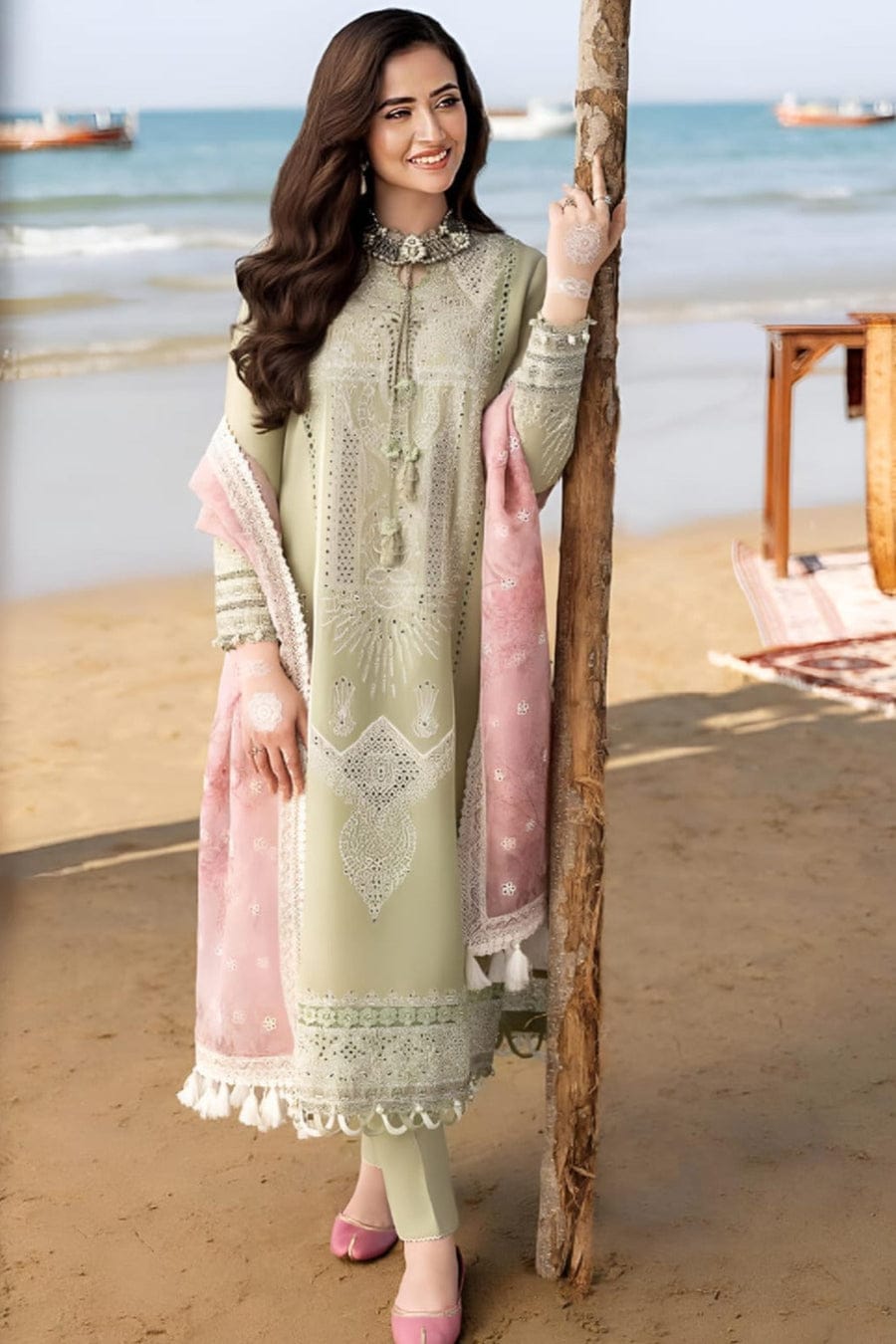 RR-CH10 Embroidered ChickenKari Lawn Suit With Printed Organza Dupatta