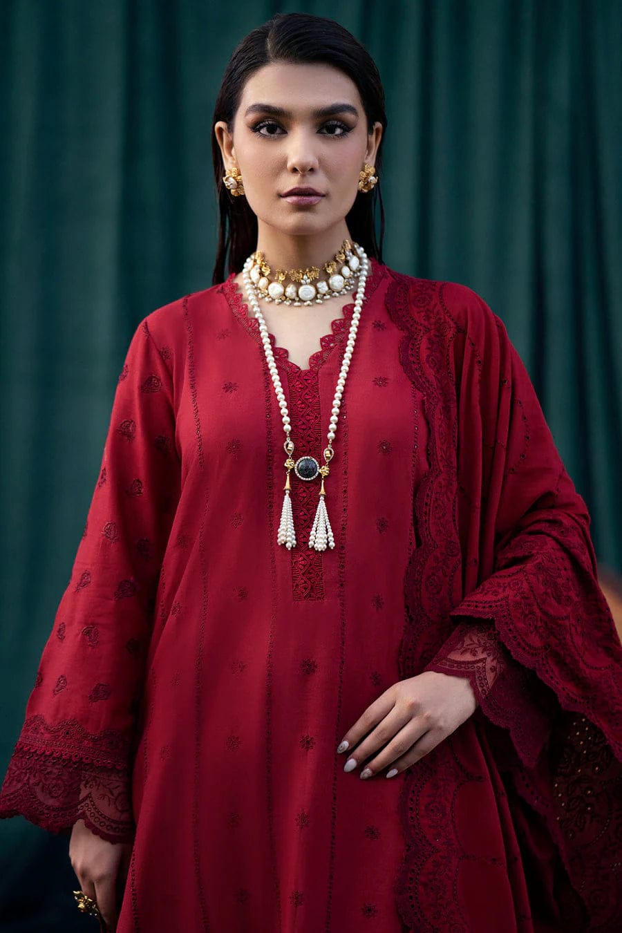 RR-MO24 Chikenkari Embroidered Lawn 3Pc Suit With Lawn Embroidered Dupatta
