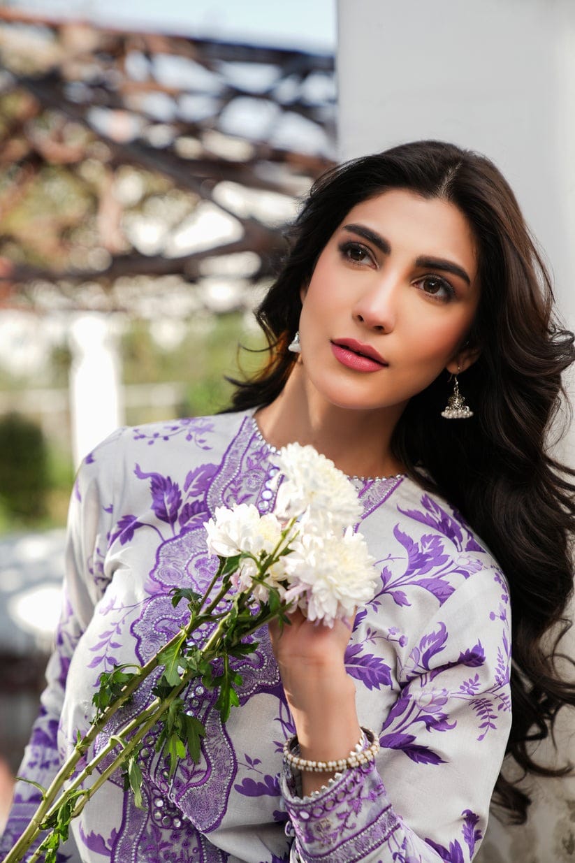 RR- 120 | Unstitched Digital Lawn With Emboridery Neck & And Sleevs 3pc With Digital Lawn  4 Side EMB Dupatta